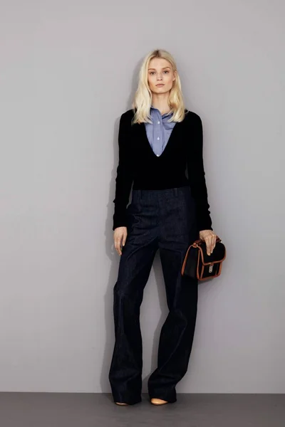 Look 16